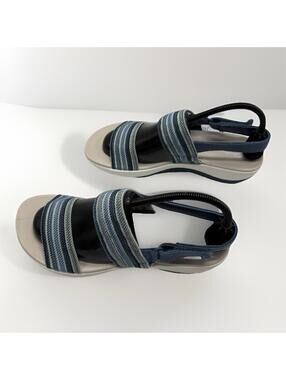 Clarks Women's Sandals 10 M 2 Tone Blue Cloud Steppers Hook & Loop Straps NEW